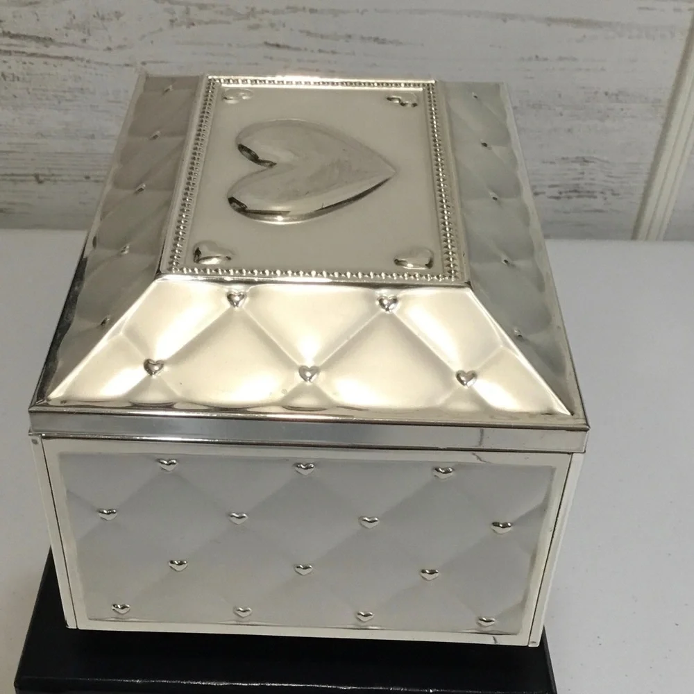 Lenox White and Silver Quilted Heart Jewelry Chest